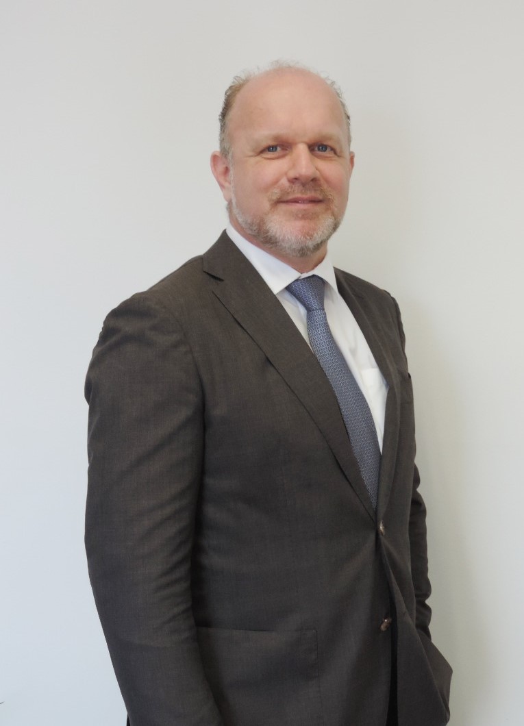 D094e0ef F95e 4f49 A33e 42a2e3574382